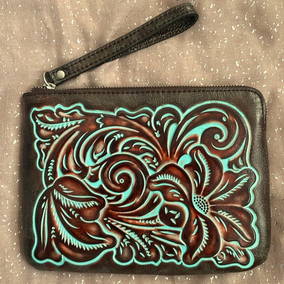 Brand New Patricia Nash Genuine Leather Tooled Turquoise Large Clutch Wristlet - Picture 2 of 12